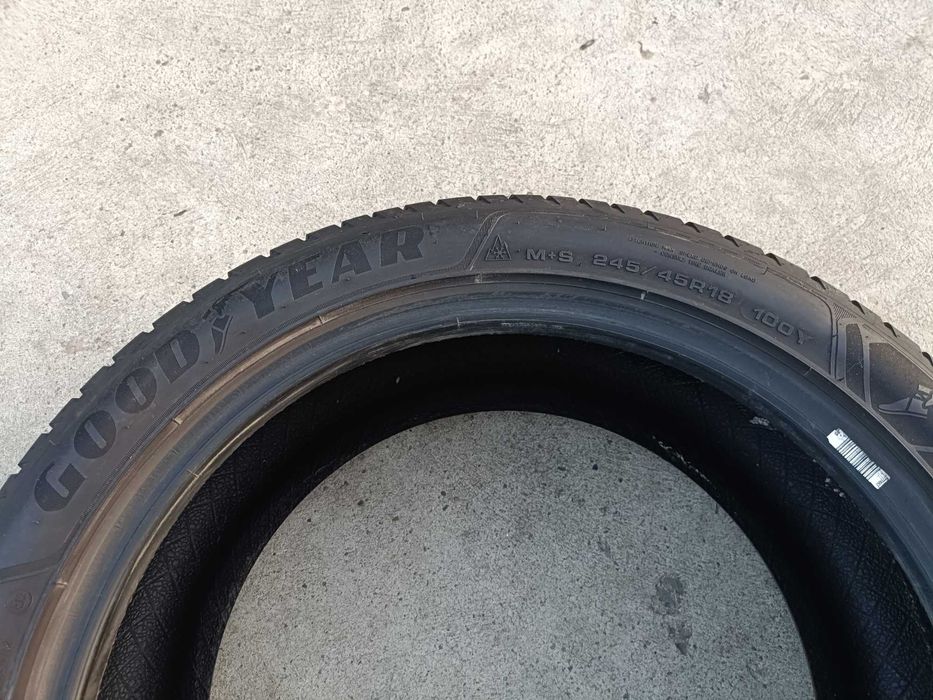O anvelopa 245 45 18 goodyear vector 4 seasons 7 mm dot 2023