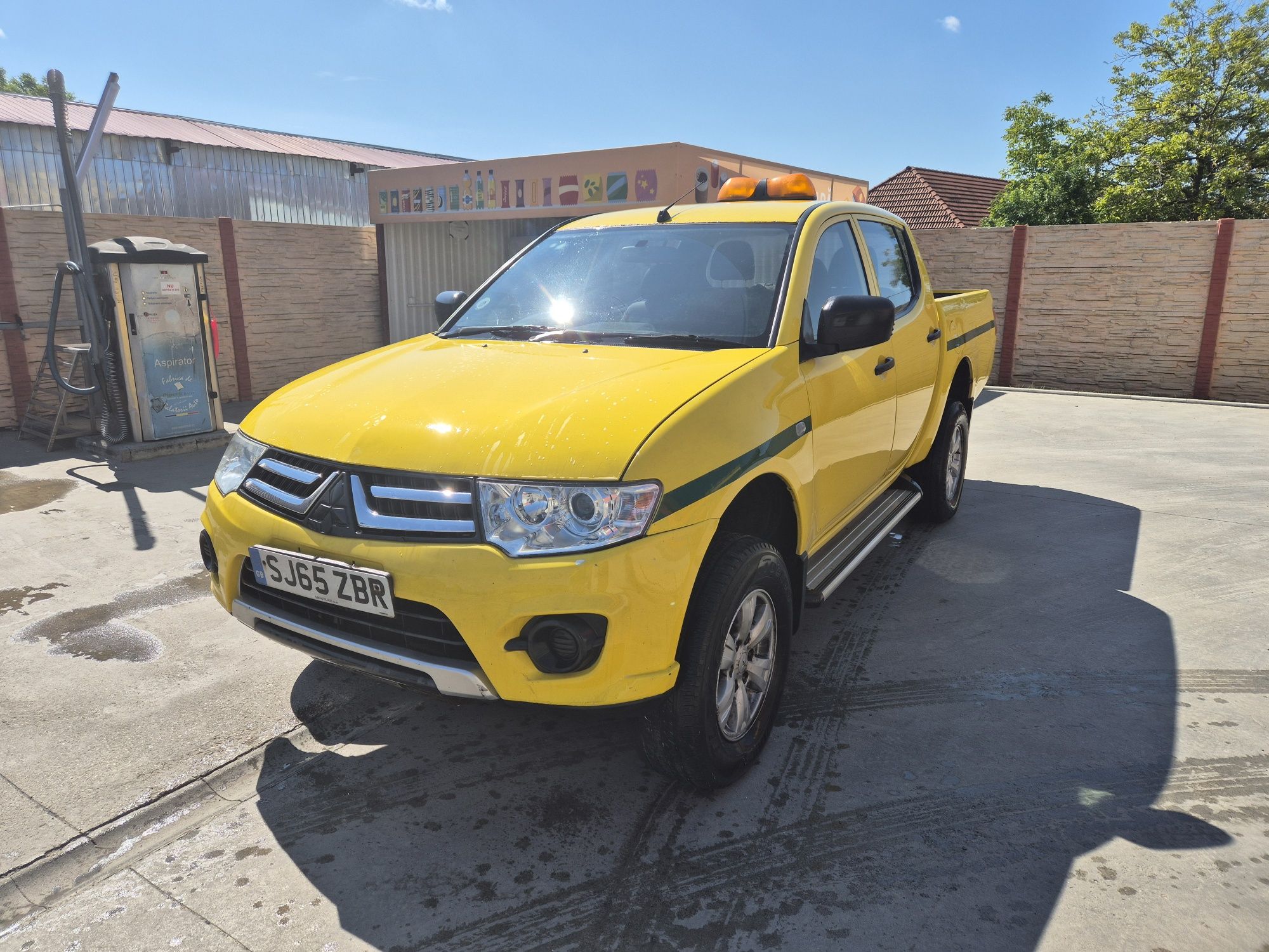 Mitsubishi L200 4Work 2016 2.5 manual volan dreapta