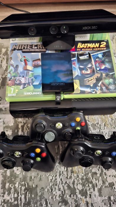 Vând xbox 360 E modat 65 jocuri
