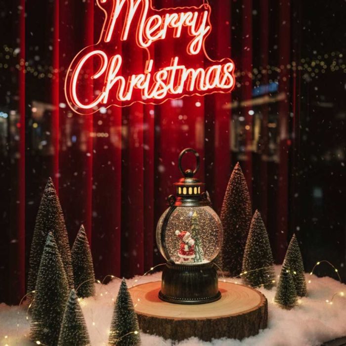 Голям LED коледен фенер с ефект на падащ сняг