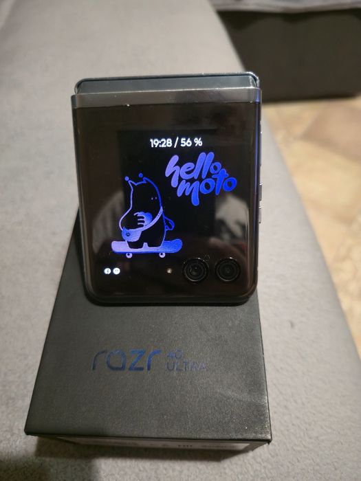 Продам или обменяю Motorola razr 40 ultra