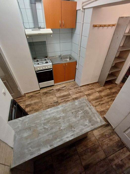 Închiriez garsoniera sector 5