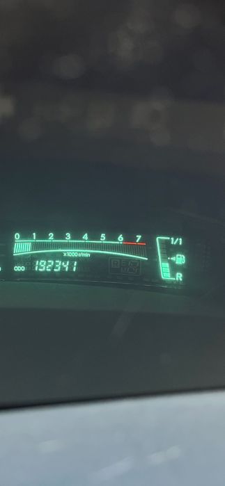 Vând sau schimb Toyota Yaris