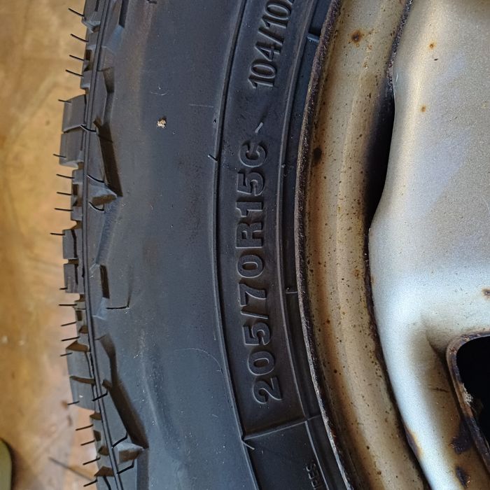 4 броя офроуд гуми с джанти 15 цола.Чисто нови.