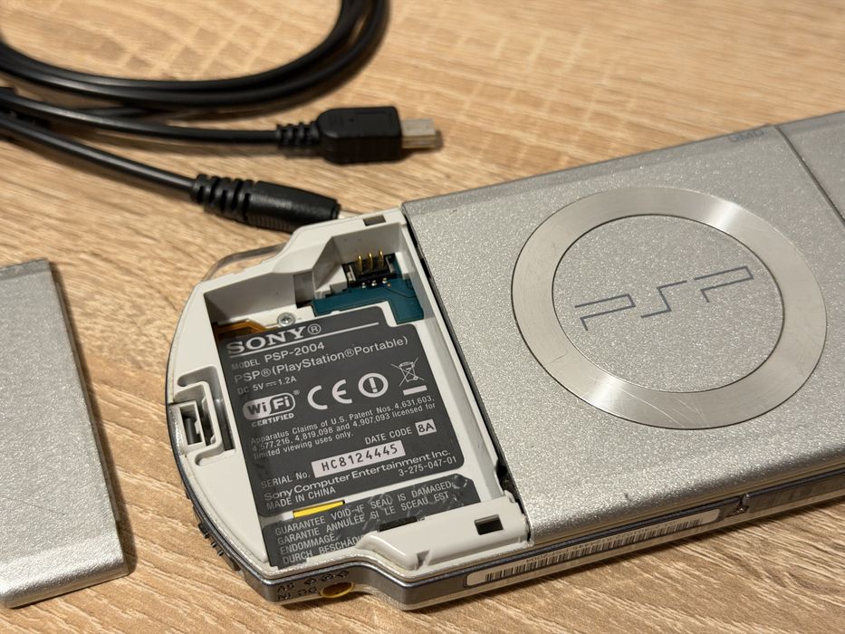Sony PSP 2004 Silver Consola Portabila Modata cu Jocuri