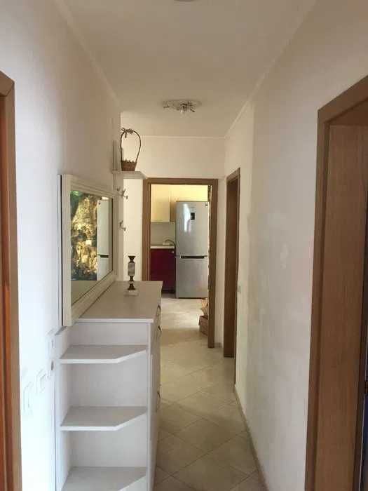 Продава се Тристаен апартамент в Бургас, Възраждане - 110 кв.м за 765 €/кв.м - Снимка #2