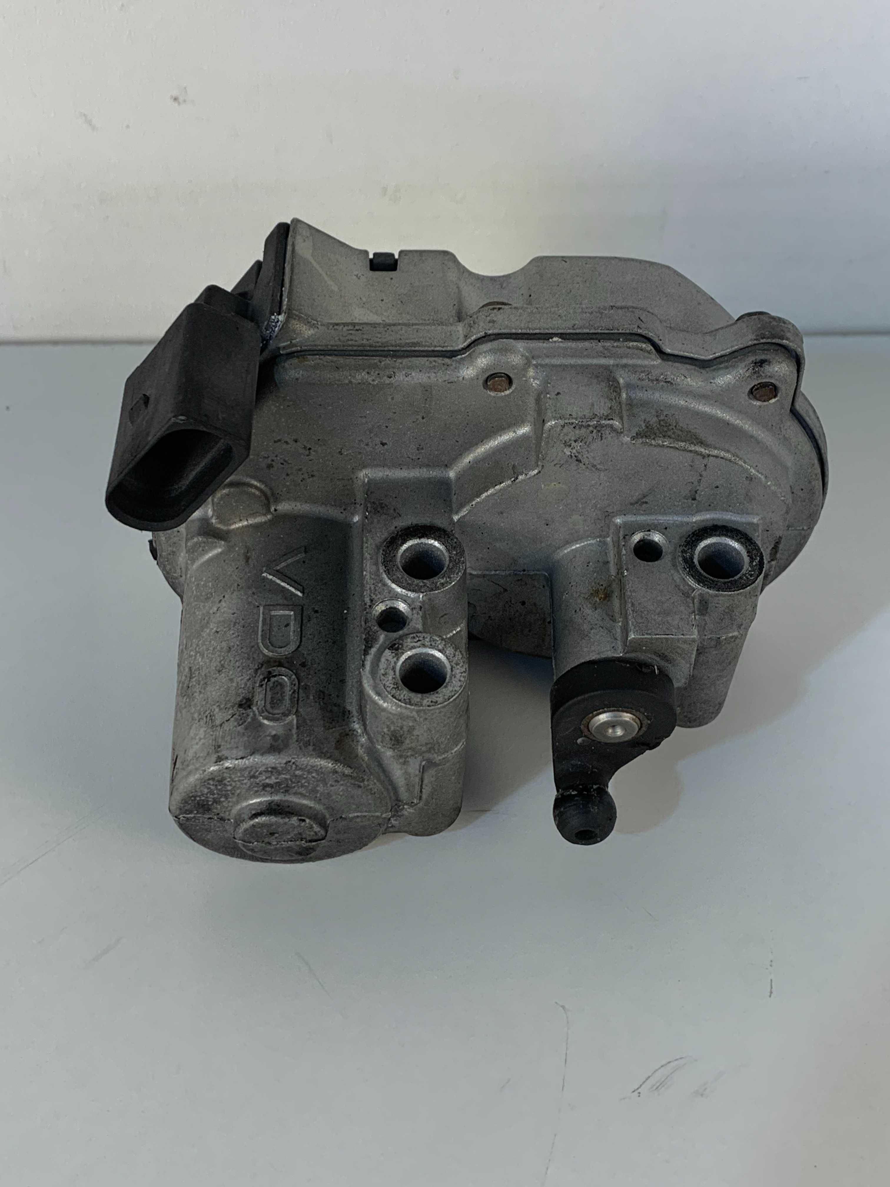 Моторче вихрови клапи AudiA4,A5,A6,A8,Q5,Q7 Vw Phaeton Touareg 2.7 3.0