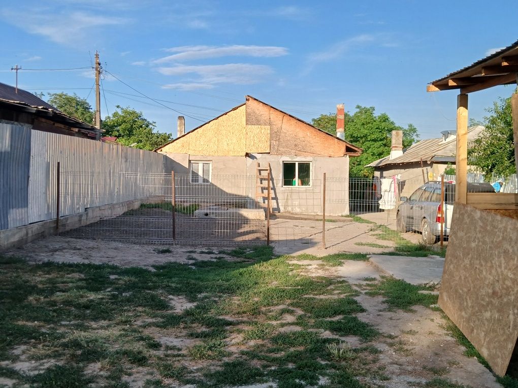 Vand casa si teren