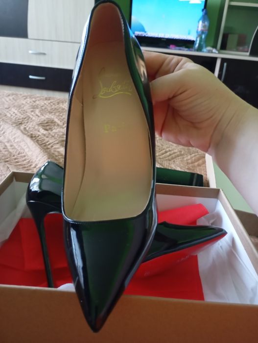 Обувки Chistian Louboutin