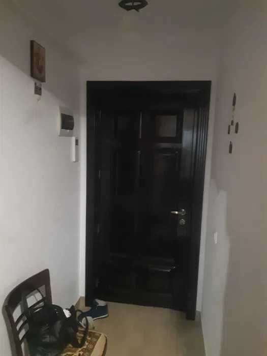 Închirez apartament cu două camere, complex Roua, str. Moara de Vânt