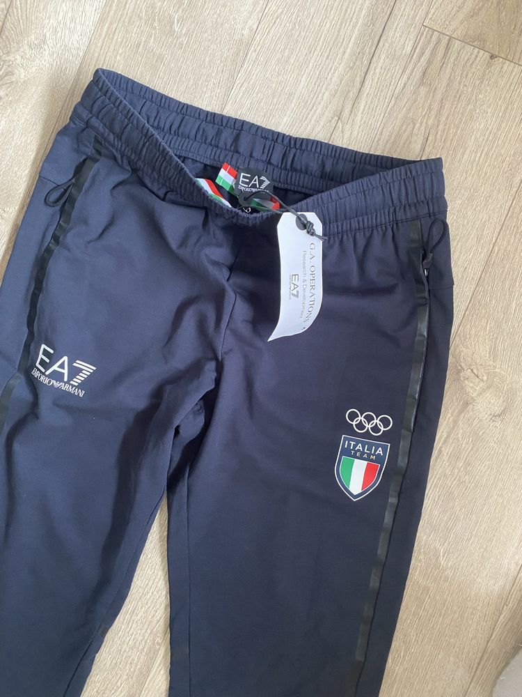 Pantaloni de trening EA7 Italy