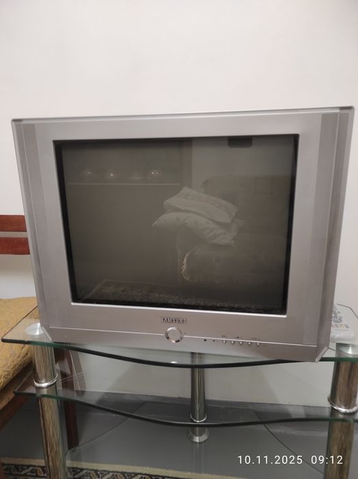 Срочно продам рабочий телевизор Самсунг, диоганаль 54см.