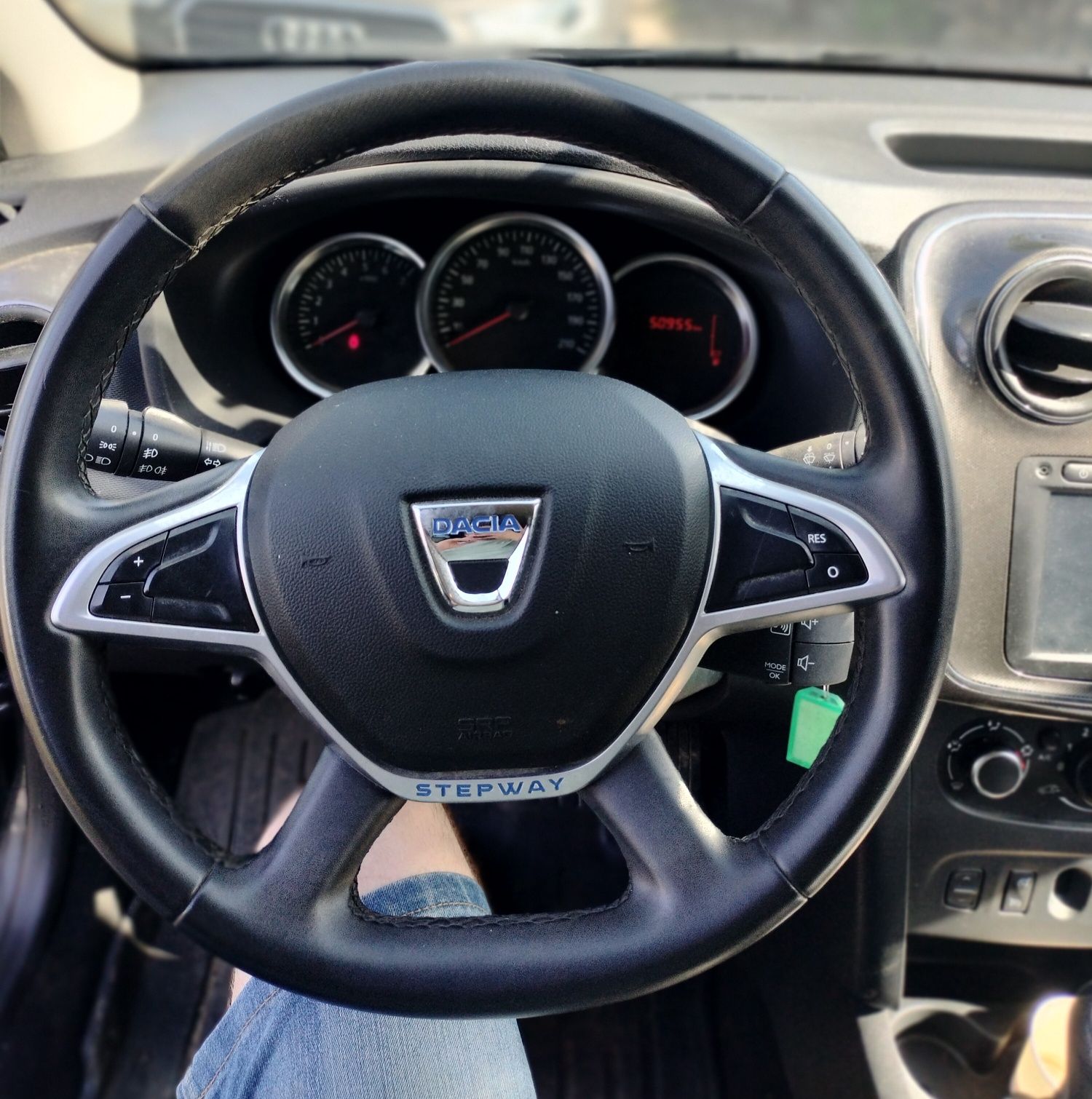 Vând Dacia Sandero Stepwey 
Motor 0.9+ GPL
An 2019 
51.000 km 
Nerulat