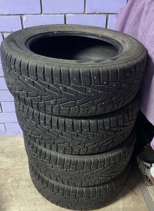 Продам зимние шины 225/60/17