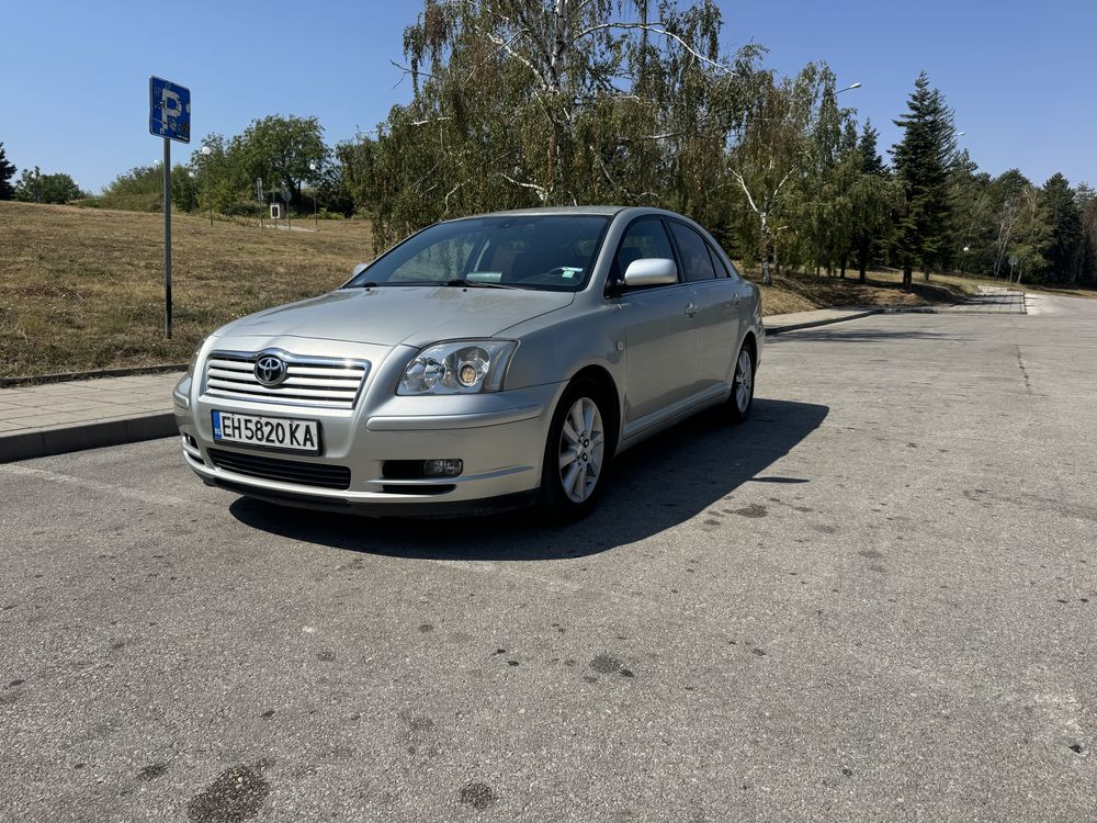 Тойота Авенсис в отлично състояние