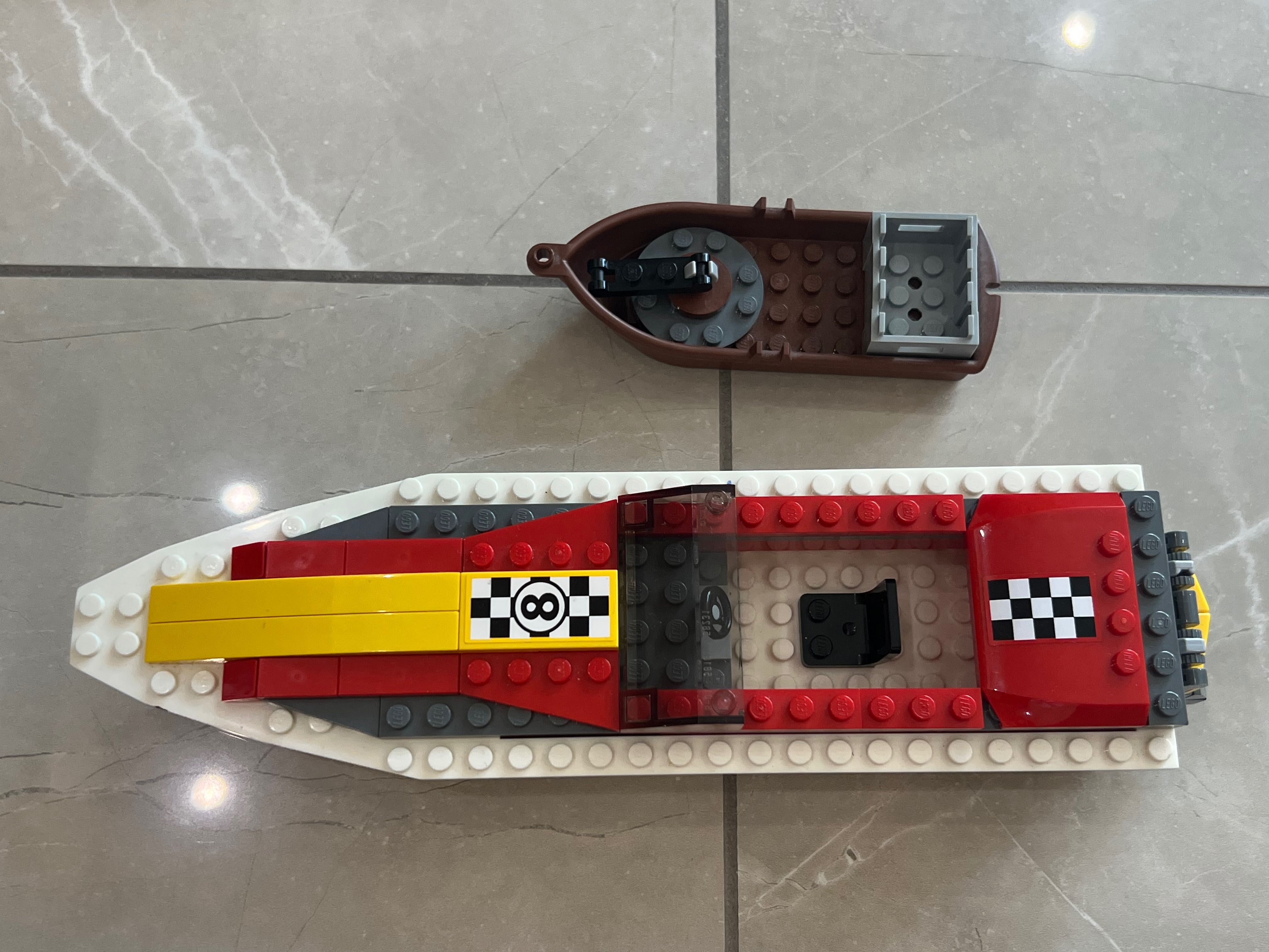 Lego лодки направени и за вода