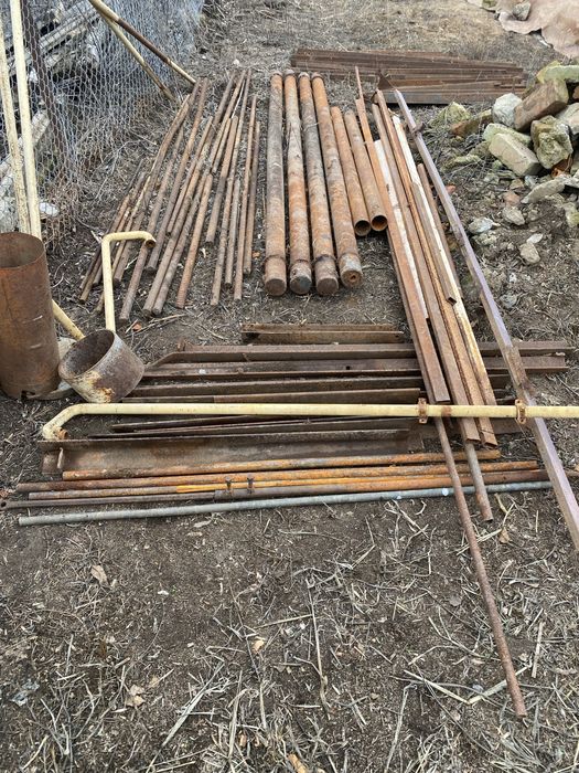 Продам металл б/у ( трубы; швелер;уголок, листы листового мет) остатки