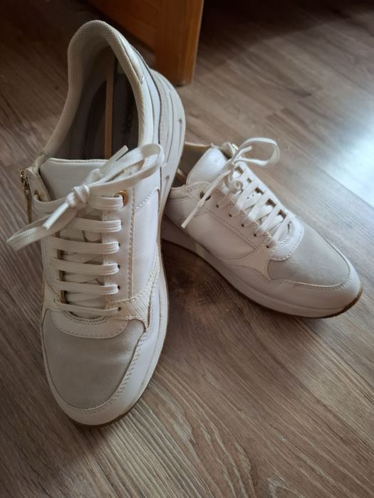 Бели Сникърси Geox 39 номер