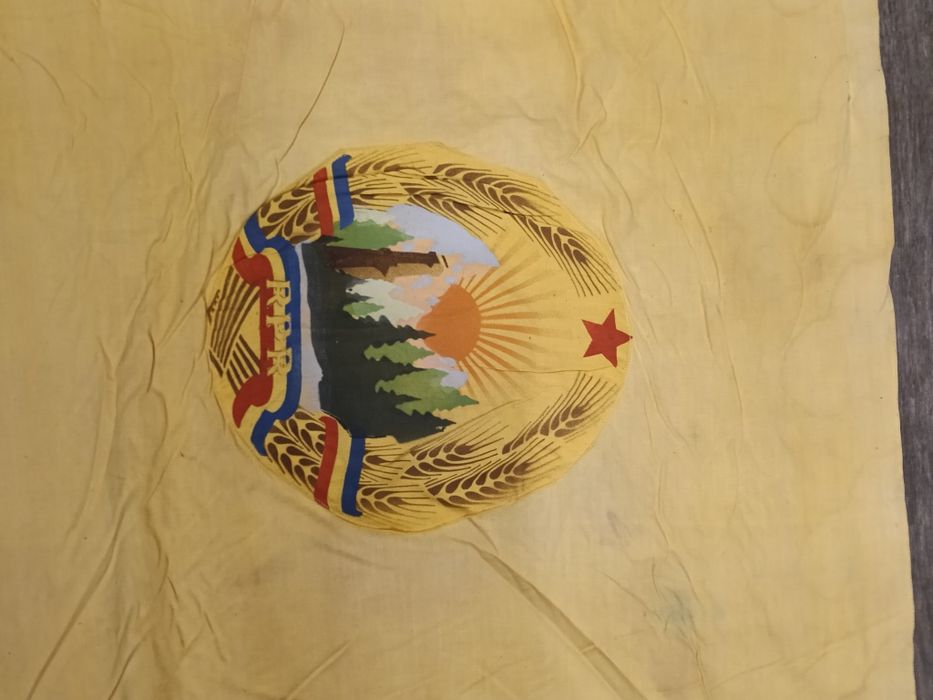 Vând steagul Republici Socialiste România