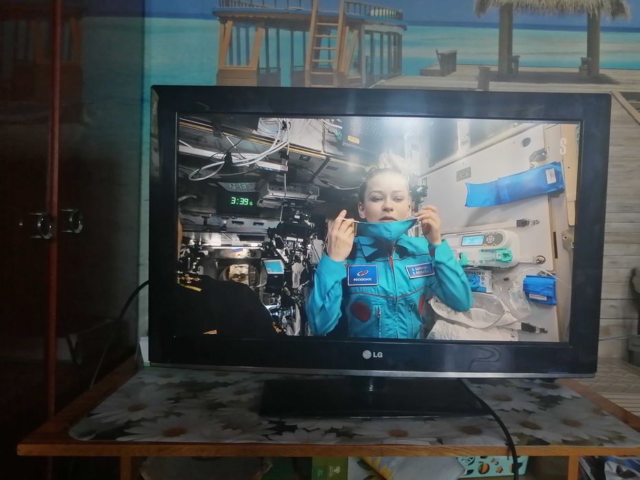 Продам  телевизор LG.