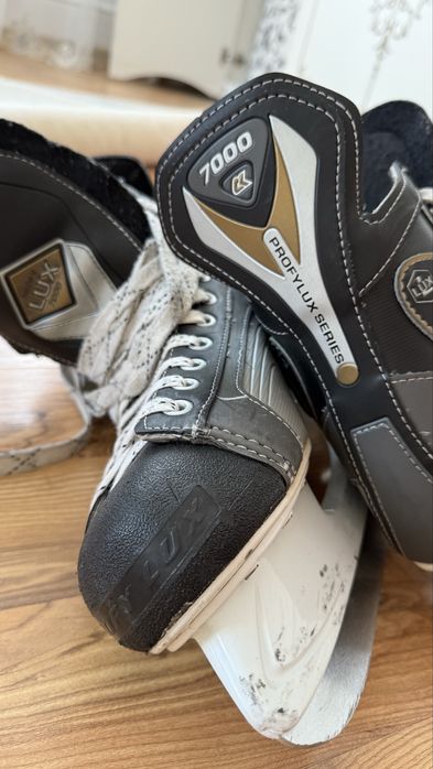 Продам коньки мужские