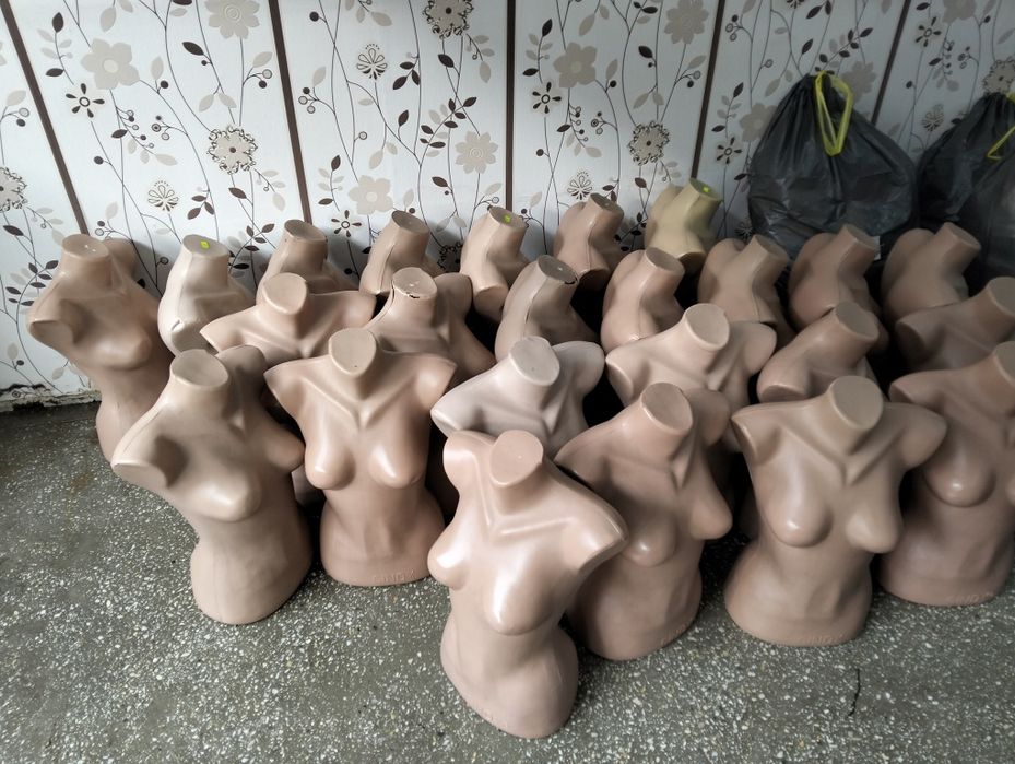 Manechine, busturi ,picioare expunere haine,, pantaloni,,bluze