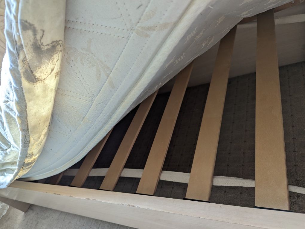 Продам двуспальную кровать 210*180 б/у