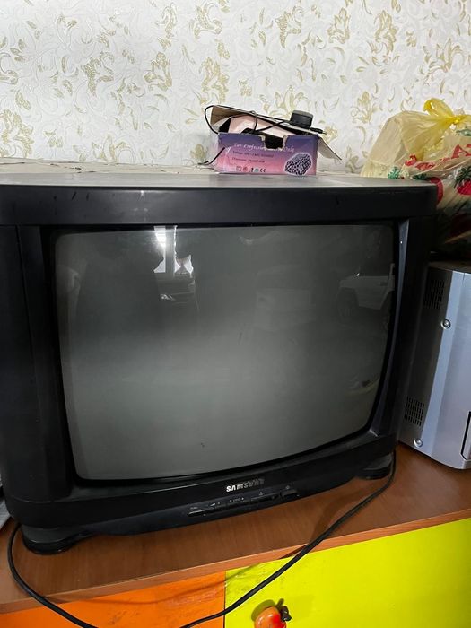 Продам телевизор