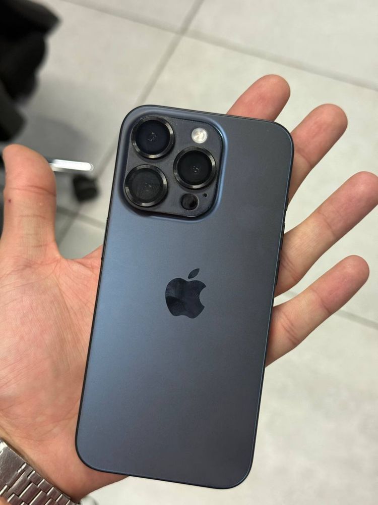 Iphone 15 pro blue titan