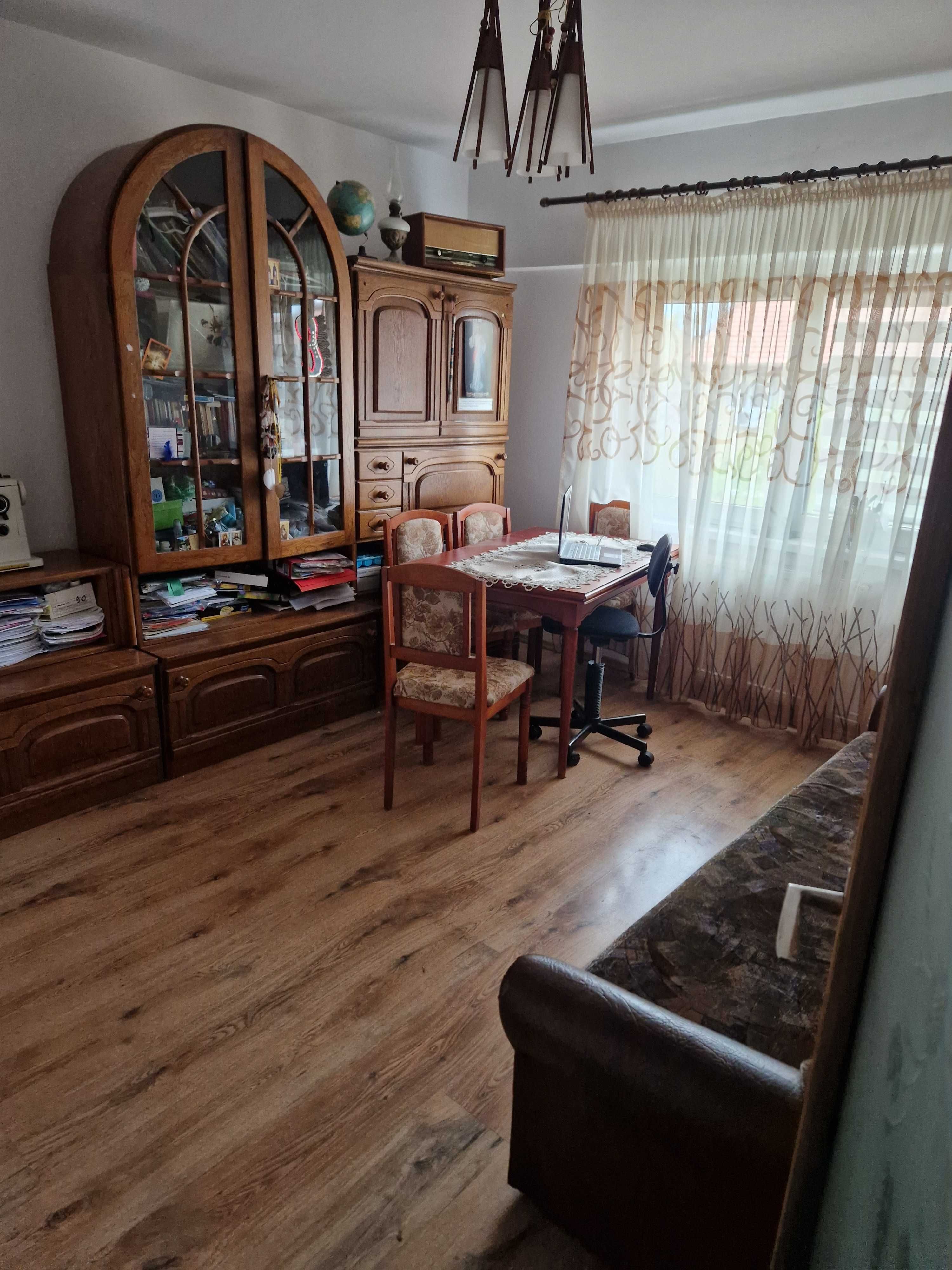 Apartament 3 camere, Carpati 2