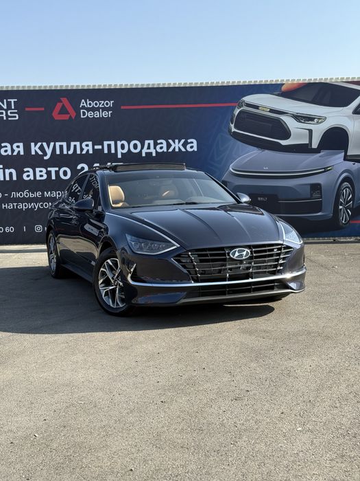 Продаю Hyundai Sonata 2.0 мотор Фулл позиция 2022 год Панорама крыша