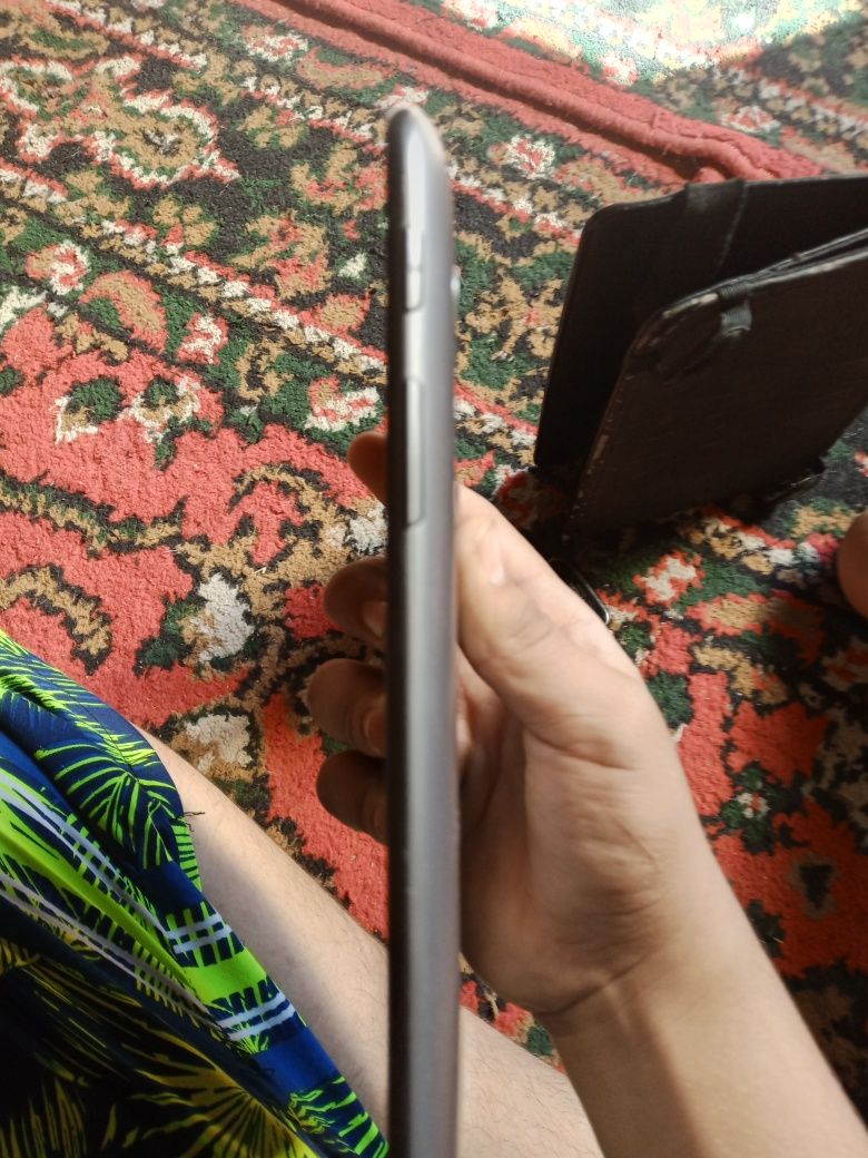 Samsung tap 2 xotirasi 8G  bolalarga detsis oʻyin oʻynashga