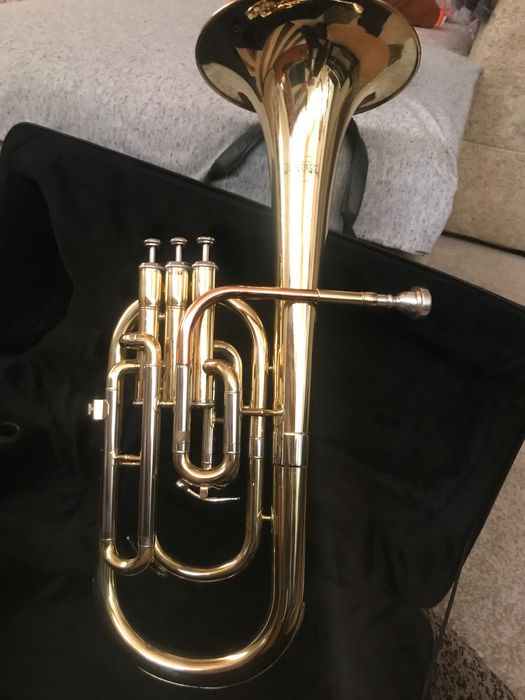 Vând Altohorn în mi bemol