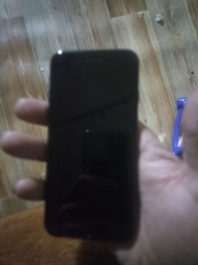 Продаю iPhone 7 в хорошем состоянии в ремонте не был