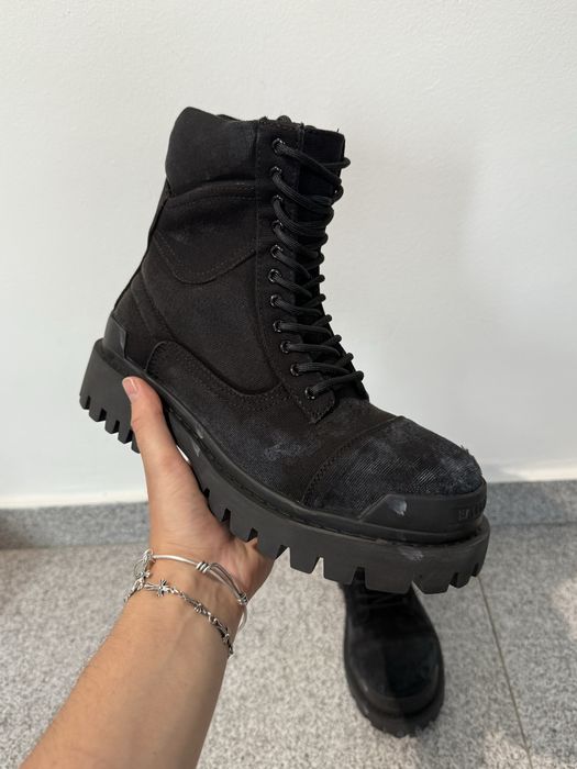 Balenciaga Strike Boots (marimea 41 pe stoc)