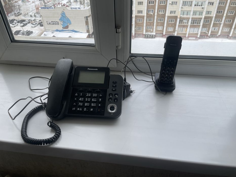 Продам телефоны Panasonic: проводной + беспроводной.