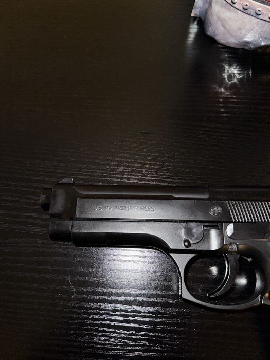 Pistol Airsoft Beretta M9