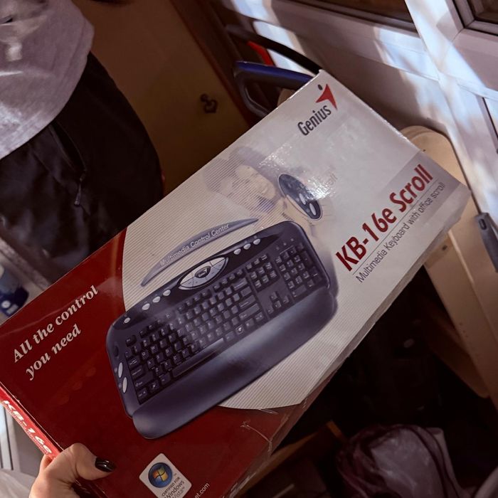 Продам клавиатуру