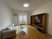 Inchiriez apartament cu 3 camere la Unirii, pe Balcescu, decomandat.