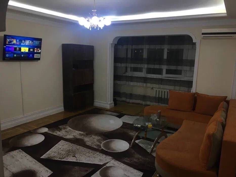 Arenda ijara metro oybek va kosmonavtlar akuratniy 1ta sherik bola k.k