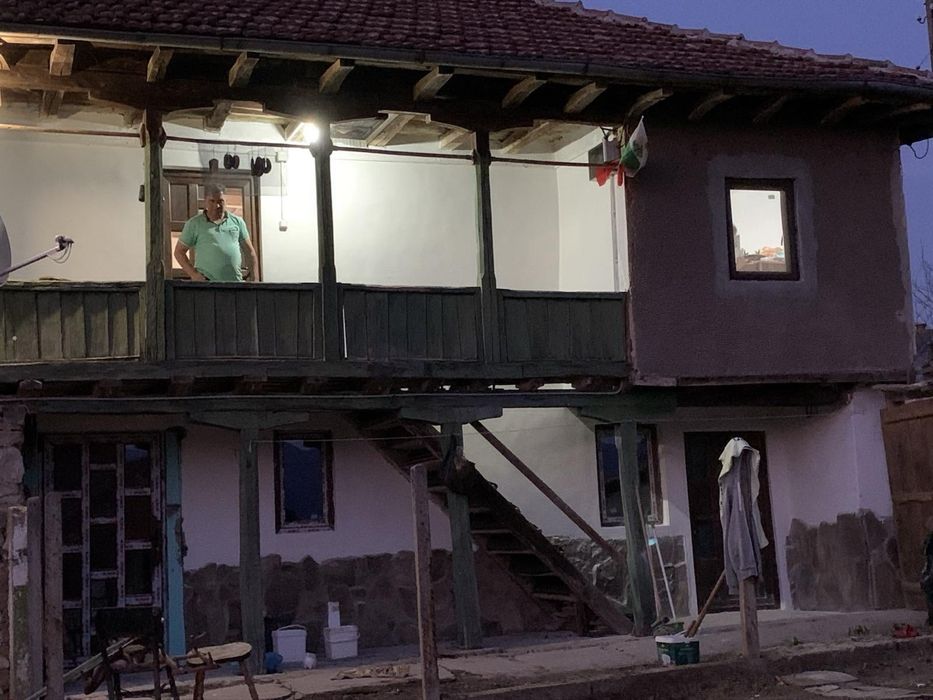 Продава се Къща в с. Голяма Желязна, Област Ловеч - 250 кв.м за 580 €/кв.м - Снимка #1