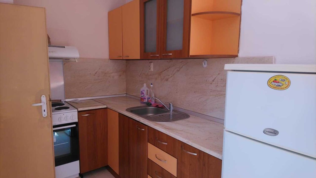 Дава се под наем Тристаен апартамент в Пловдив, Център - 90 кв.м за 326.4 € - Снимка #1