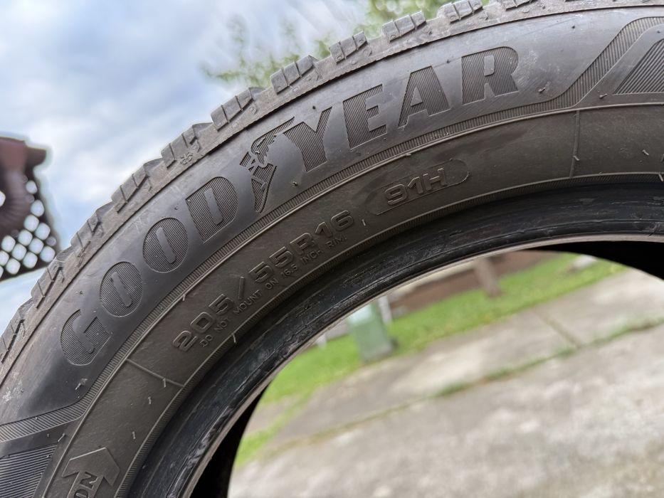 205/55R16 GoodYear set 4 cauciuri iarna
