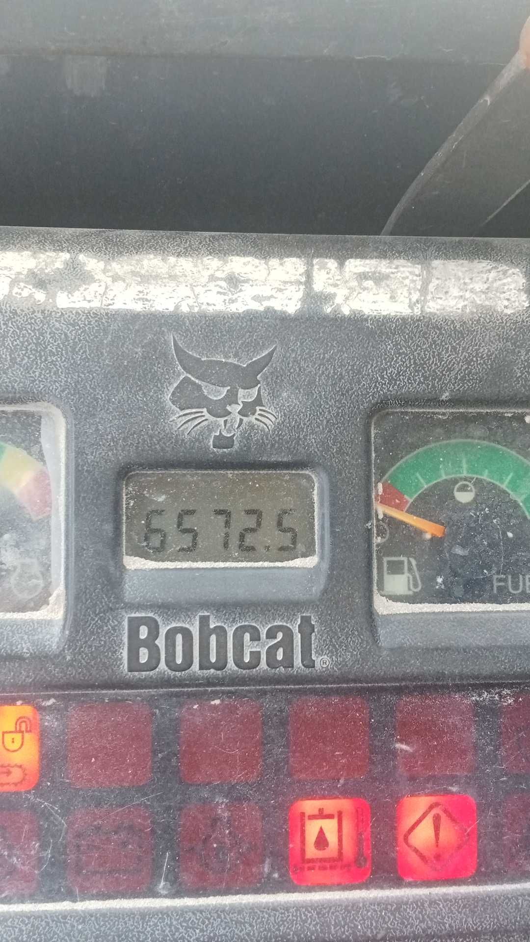 Surochna sotiladi ekskavator