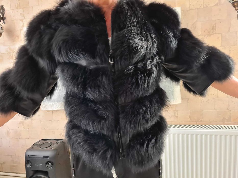 Haina Blana vulpe MODEL 2 in 1 neagra nouă dama