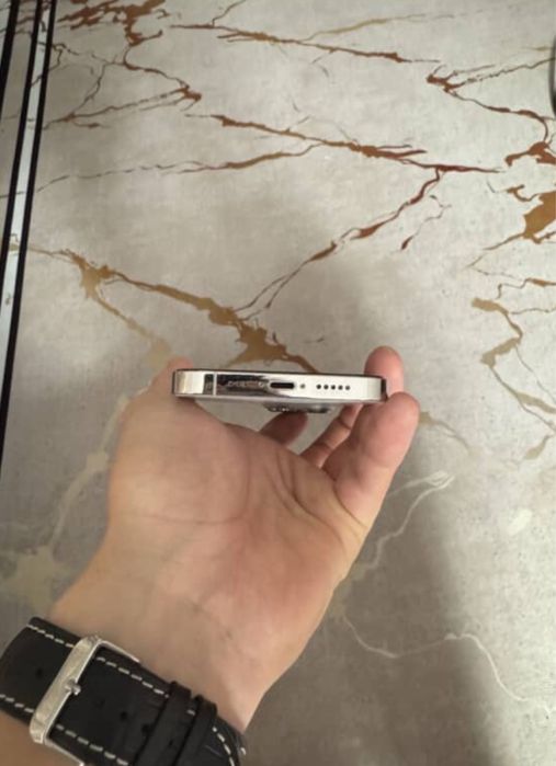 Продам iphone 13 pro