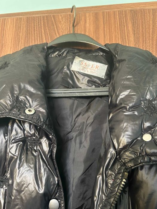 Черно дълго яке с копчета отстрани