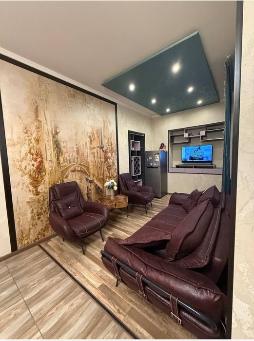 Метро Космонавтов. Итальянское посольста сдаётся 2х комнатная квартира