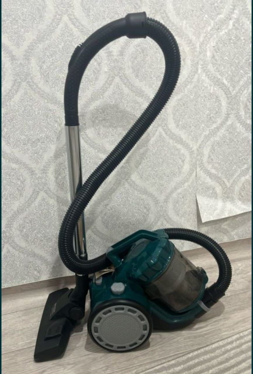 Продам новый пылесос vitek 8137. Чистить ковёр на ура