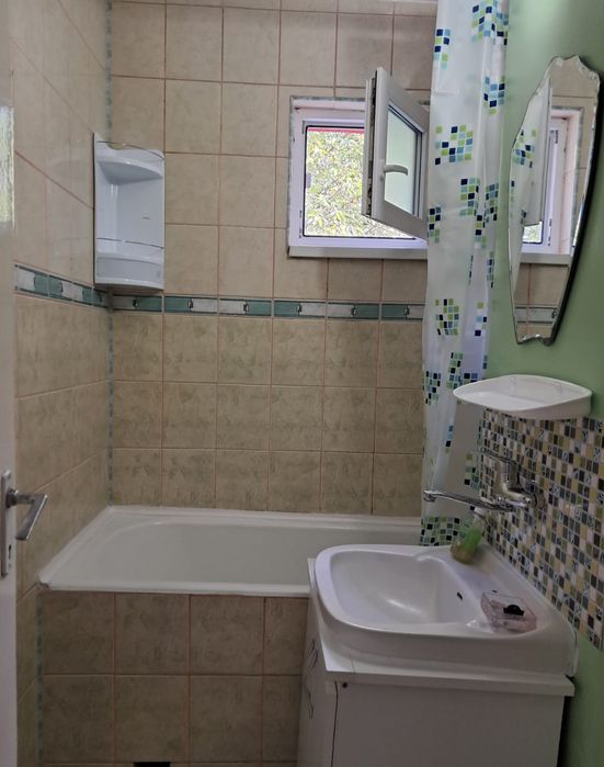 Dau în chirie apartament cu doua camere decomandate, în Dâmbu Pietros